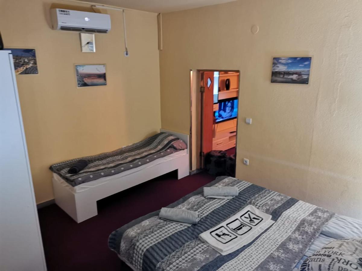 Apartman Nik-Rom Bosanska Gradiska Exterior foto